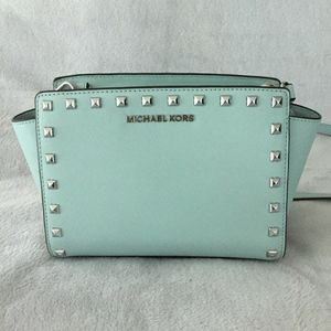 Michael Kors Selma Stud Medium Messenger - Celadon